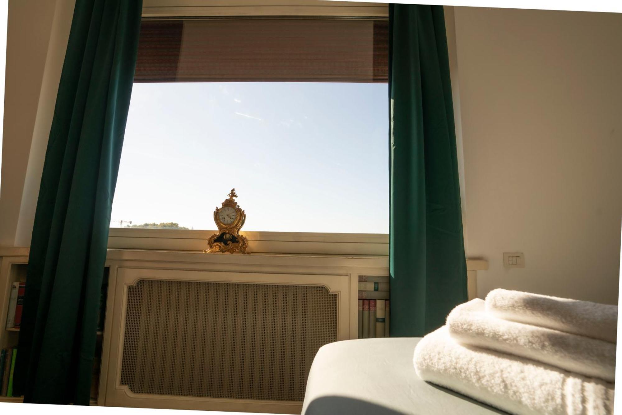 Bed & Breakfast Terrazza Urania - Penthouse Terrace With 360 View Of Roma